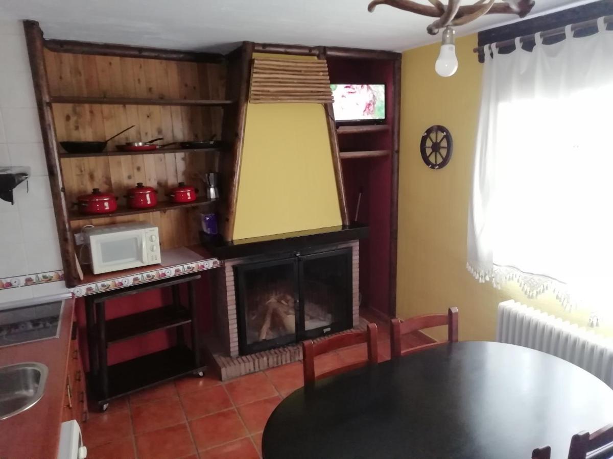 Fuente Del Gamellon Casa de hóspedes Buenache de la Sierra Exterior foto
