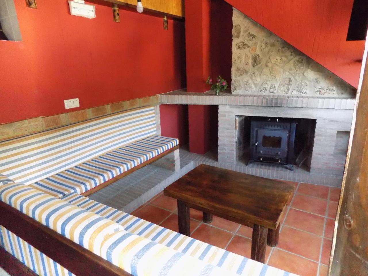 Fuente Del Gamellon Casa de hóspedes Buenache de la Sierra Exterior foto