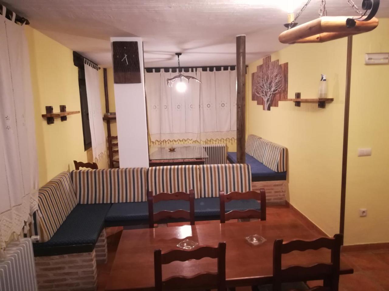 Fuente Del Gamellon Casa de hóspedes Buenache de la Sierra Exterior foto