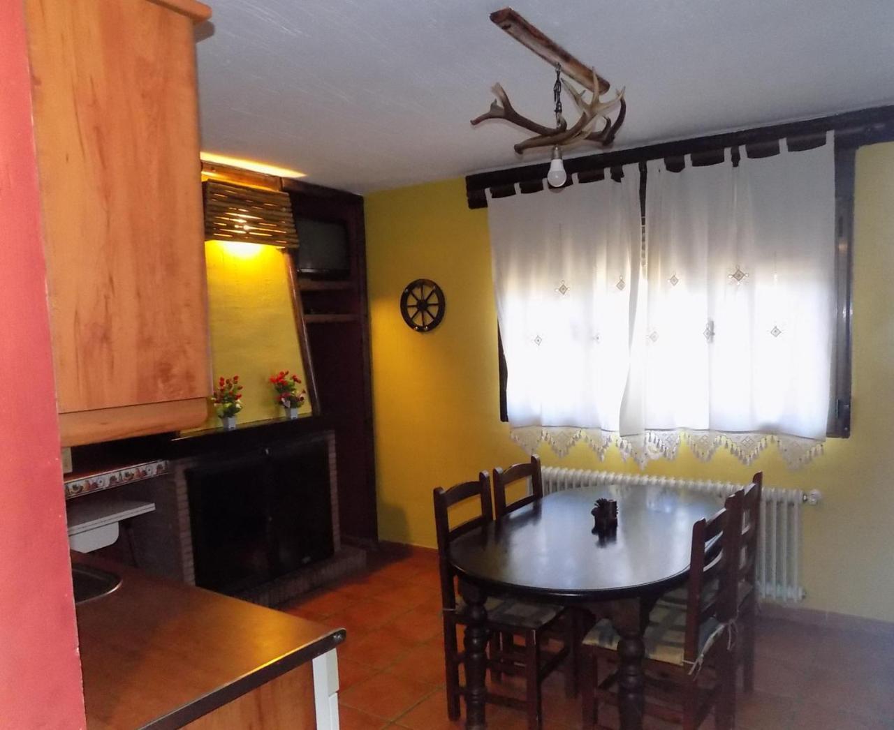 Fuente Del Gamellon Casa de hóspedes Buenache de la Sierra Exterior foto