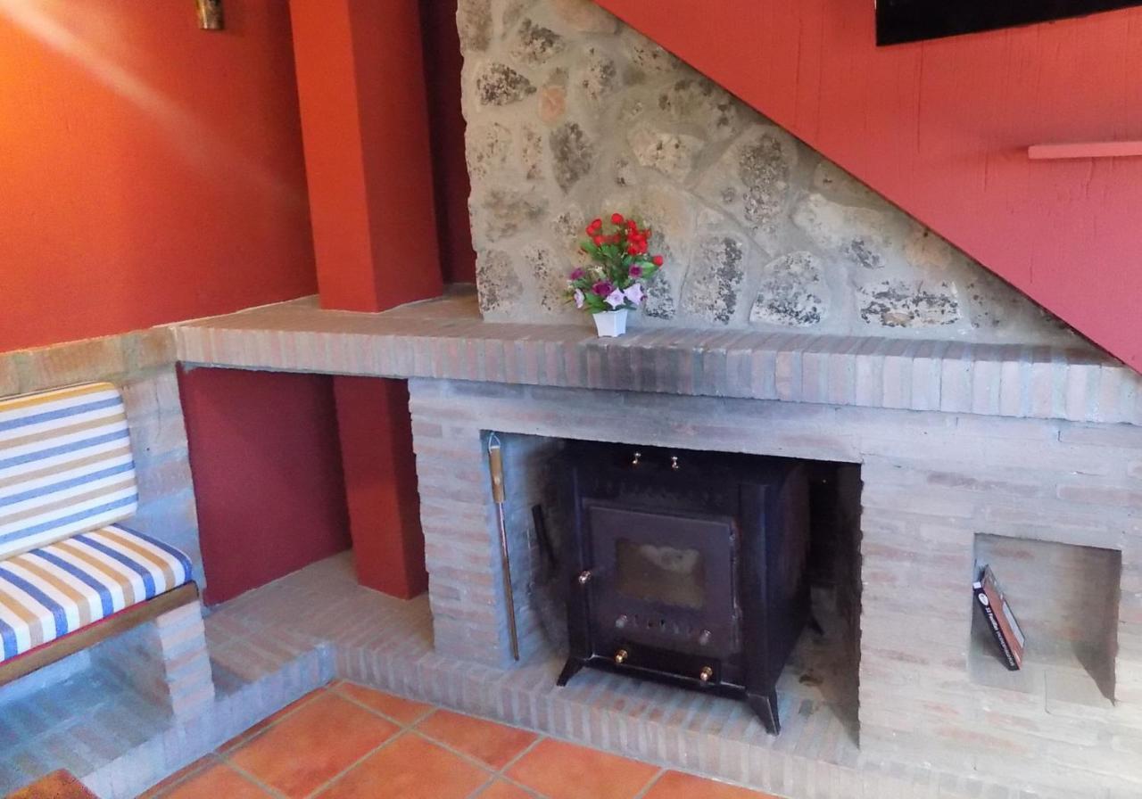 Fuente Del Gamellon Casa de hóspedes Buenache de la Sierra Exterior foto